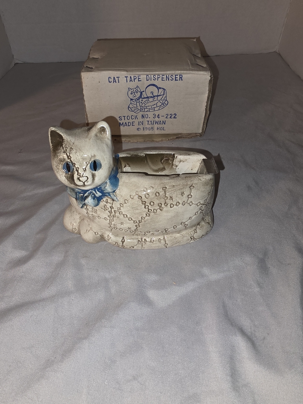 Source Unknown Cream Ceramic Cat Tape Dispenser with Blue Bow